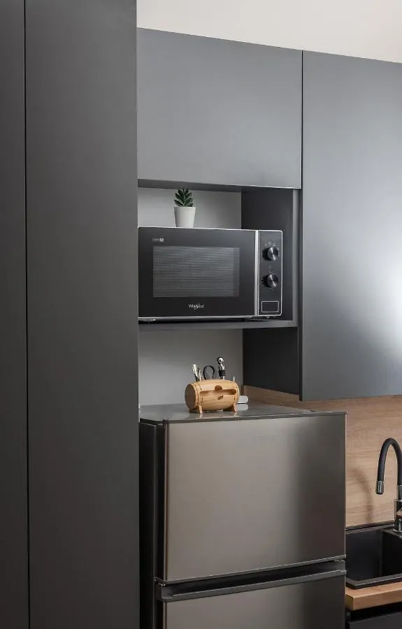 Modesty Apartment Split